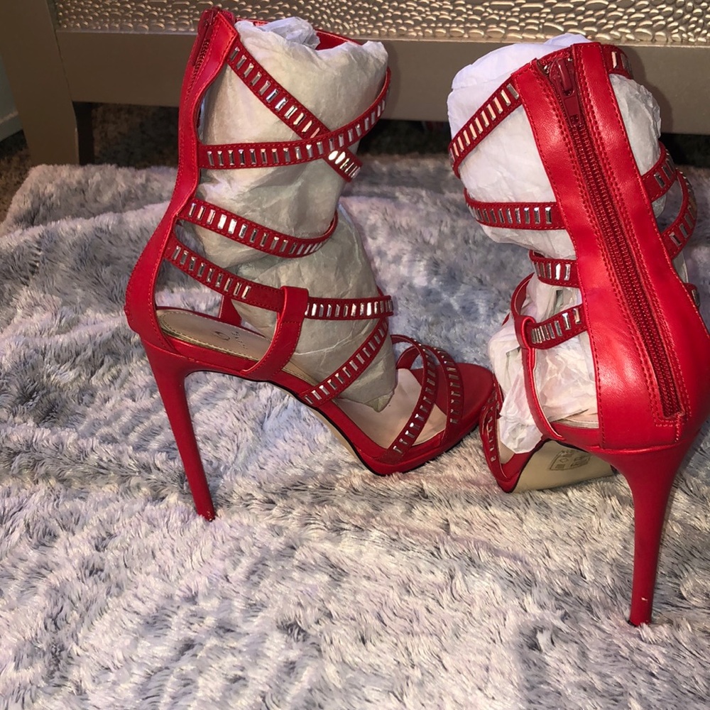 Heels - Picture 5 of 6